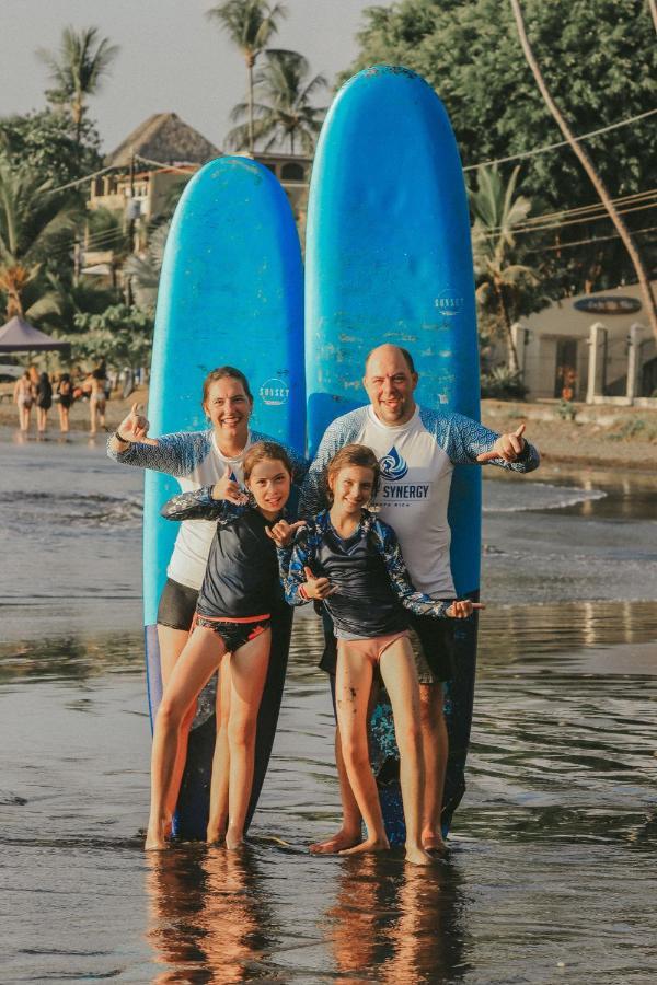 Surf Synergy All-Inclusive Surf Retreat Jacó Exteriör bild