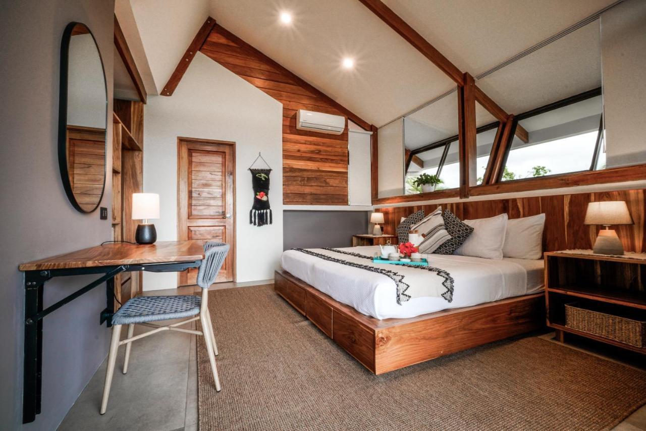 Surf Synergy All-Inclusive Surf Retreat Jacó Exteriör bild