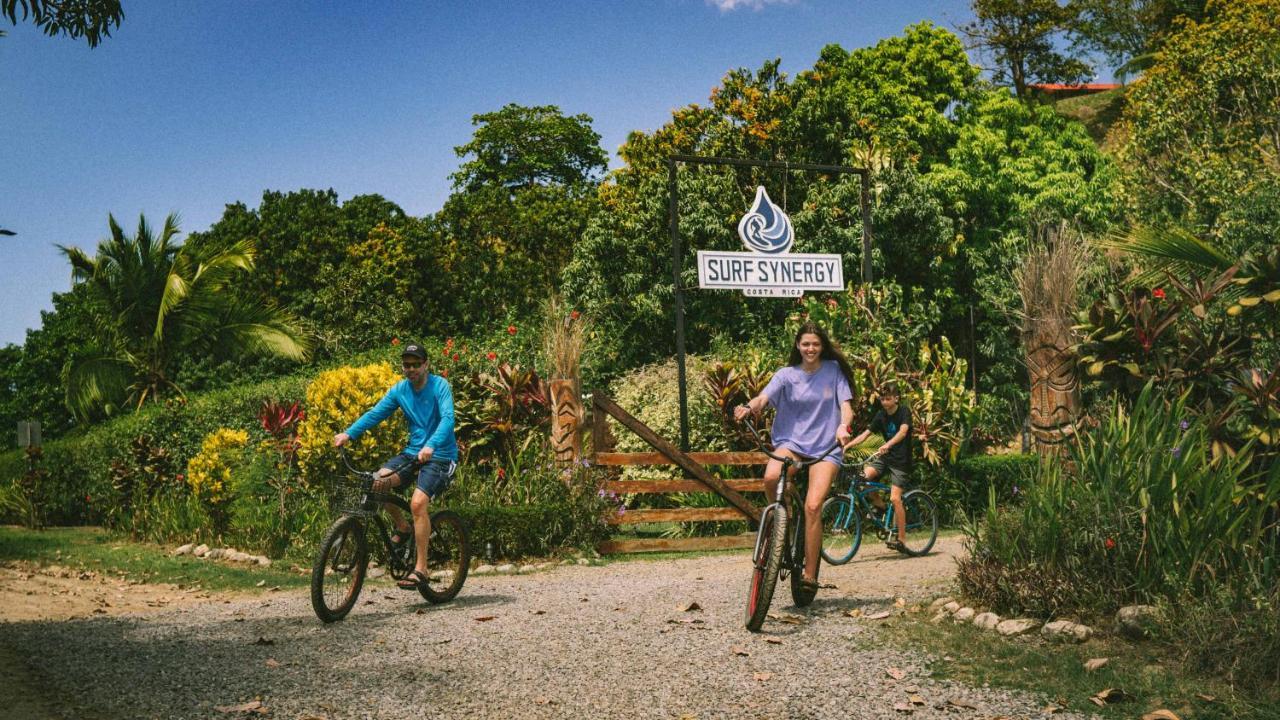 Surf Synergy All-Inclusive Surf Retreat Jacó Exteriör bild