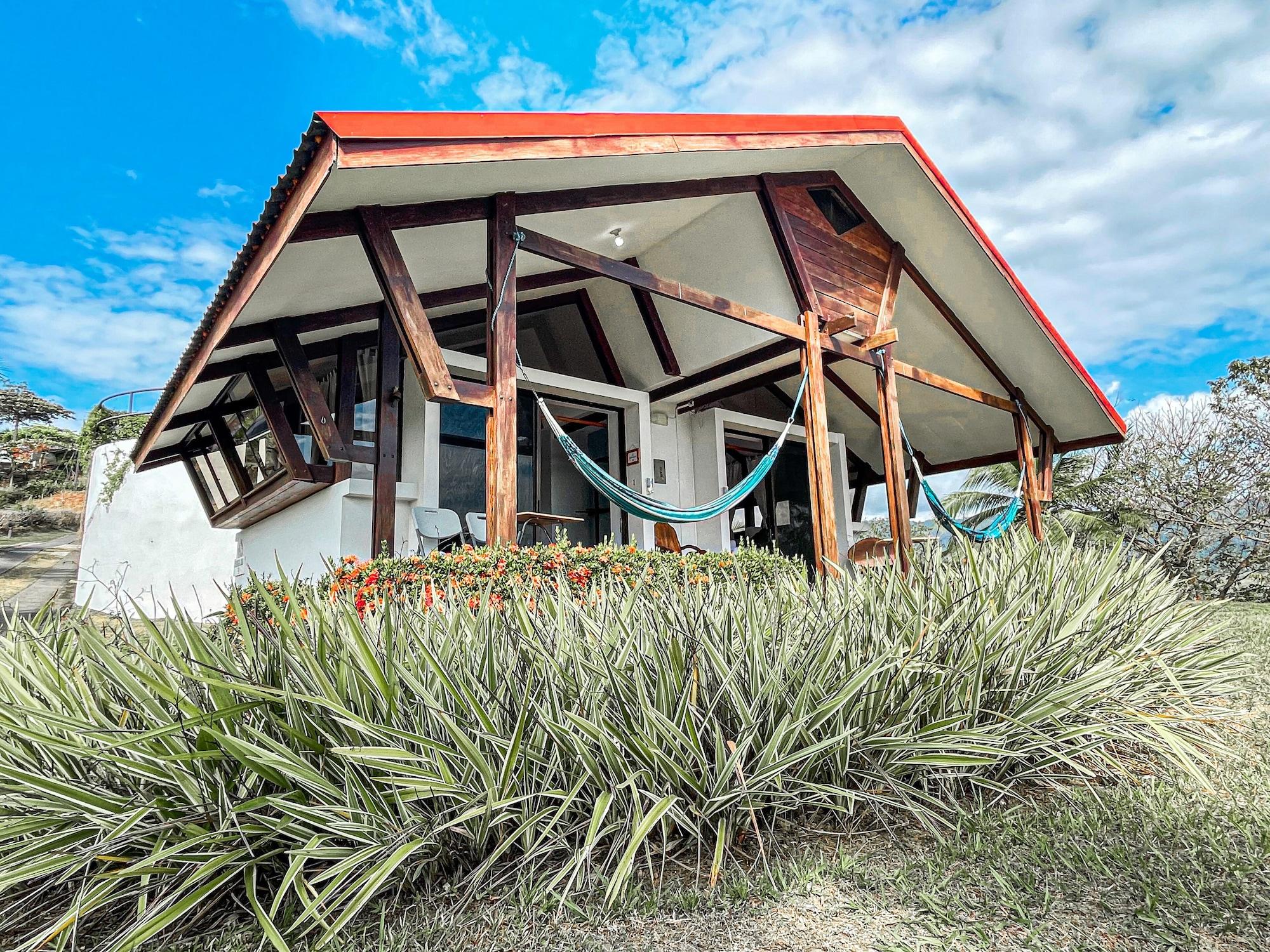 Surf Synergy All-Inclusive Surf Retreat Jacó Exteriör bild