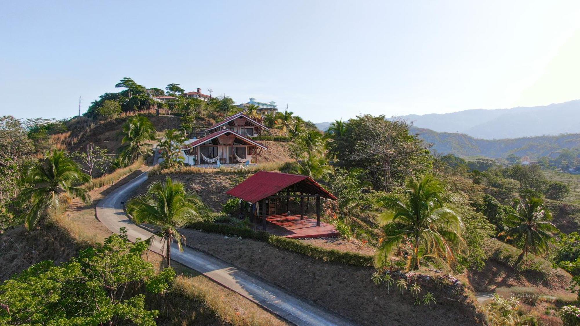 Surf Synergy All-Inclusive Surf Retreat Jacó Exteriör bild
