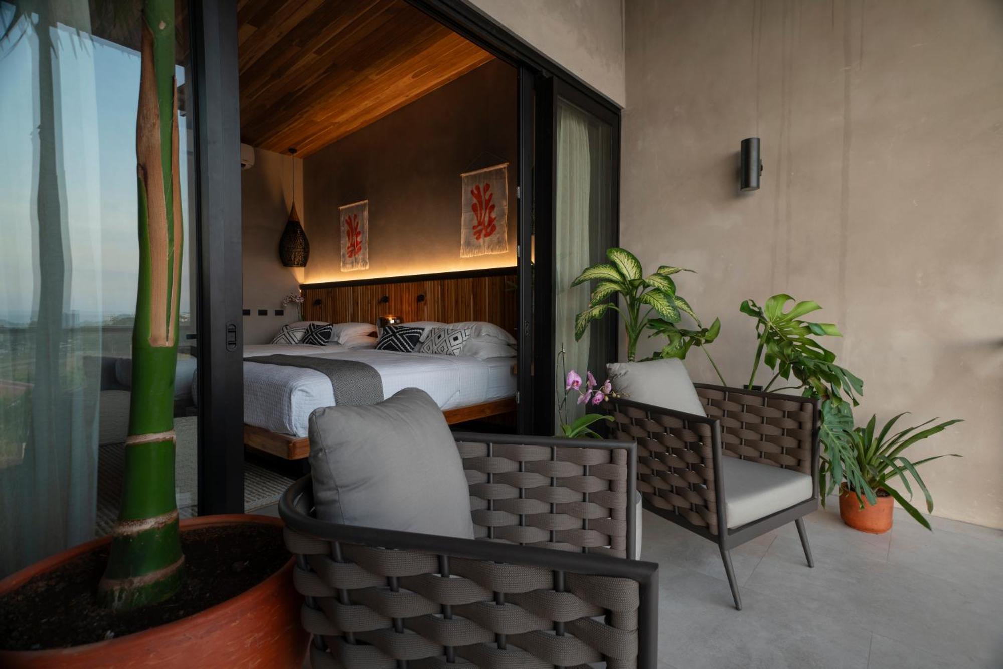 Surf Synergy All-Inclusive Surf Retreat Jacó Exteriör bild